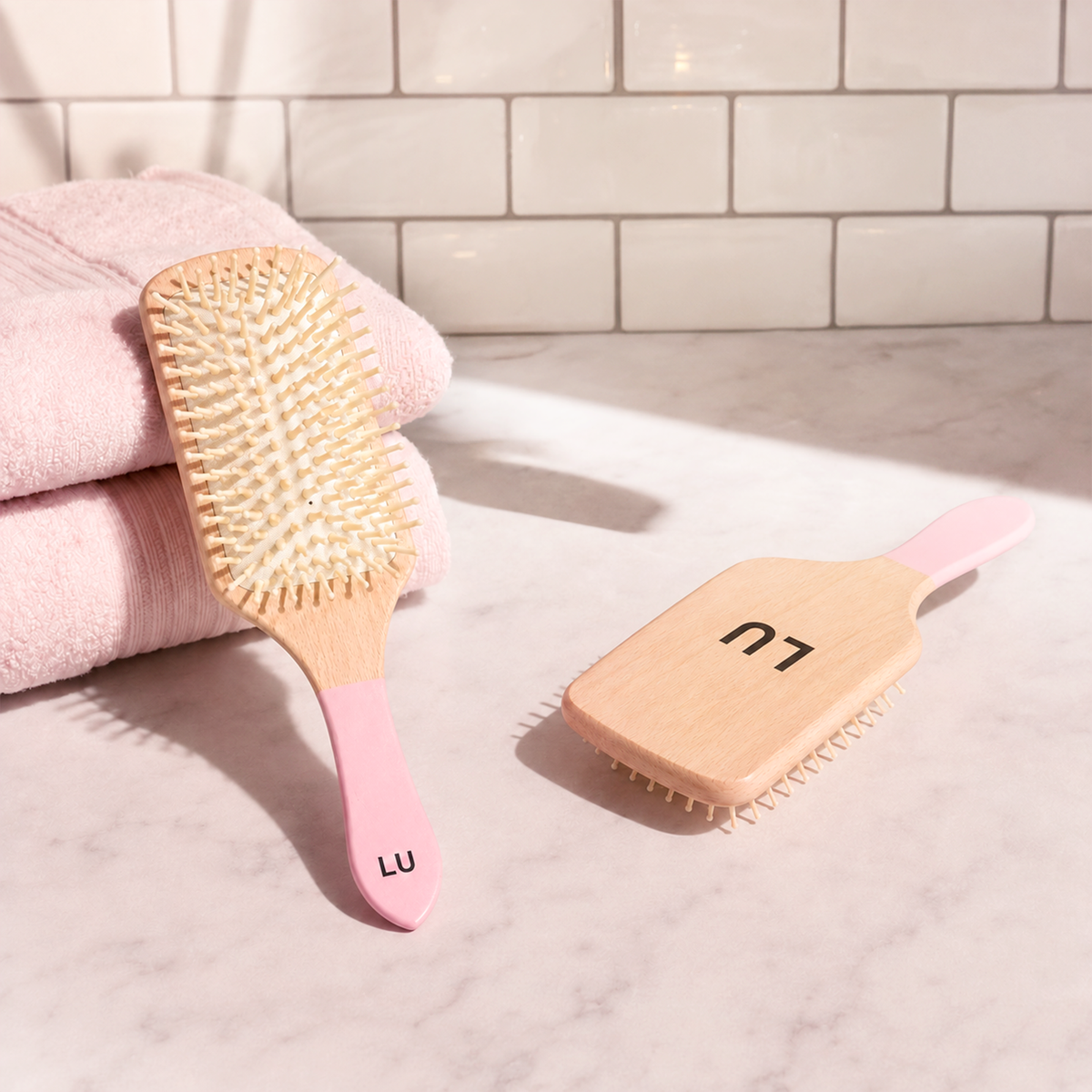 LU Light Wood Hair Brush